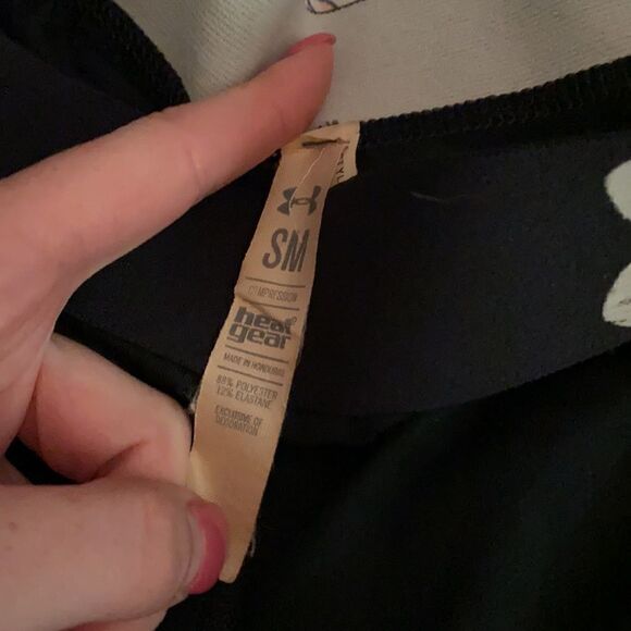 Under Armour Cropped Leggings  - Picture 4 of 5